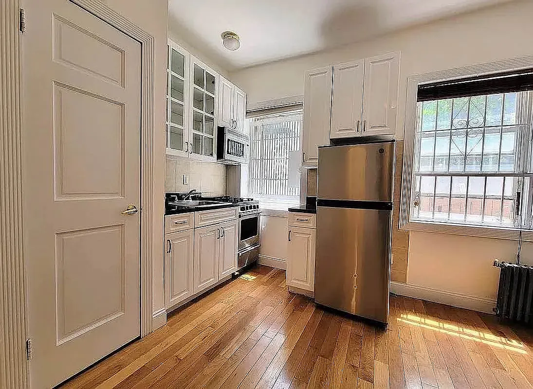 111 East 26th Street — Photo 3