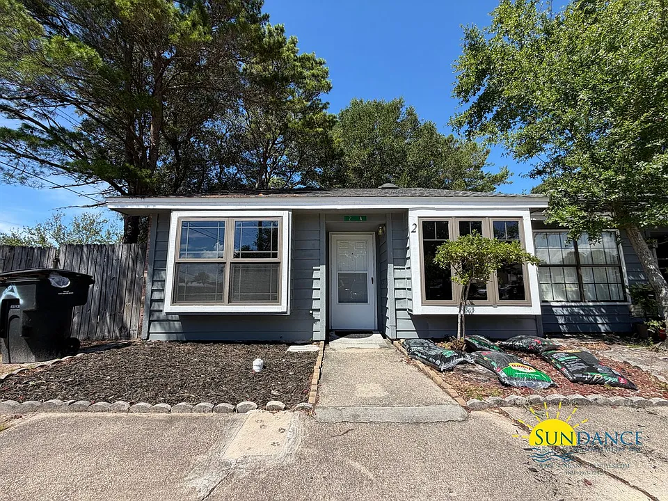2A Viking Dr NW