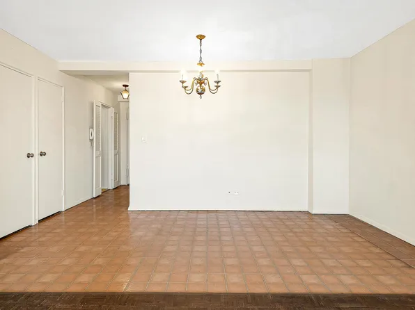 111-20 73rd Avenue image 2 of 22