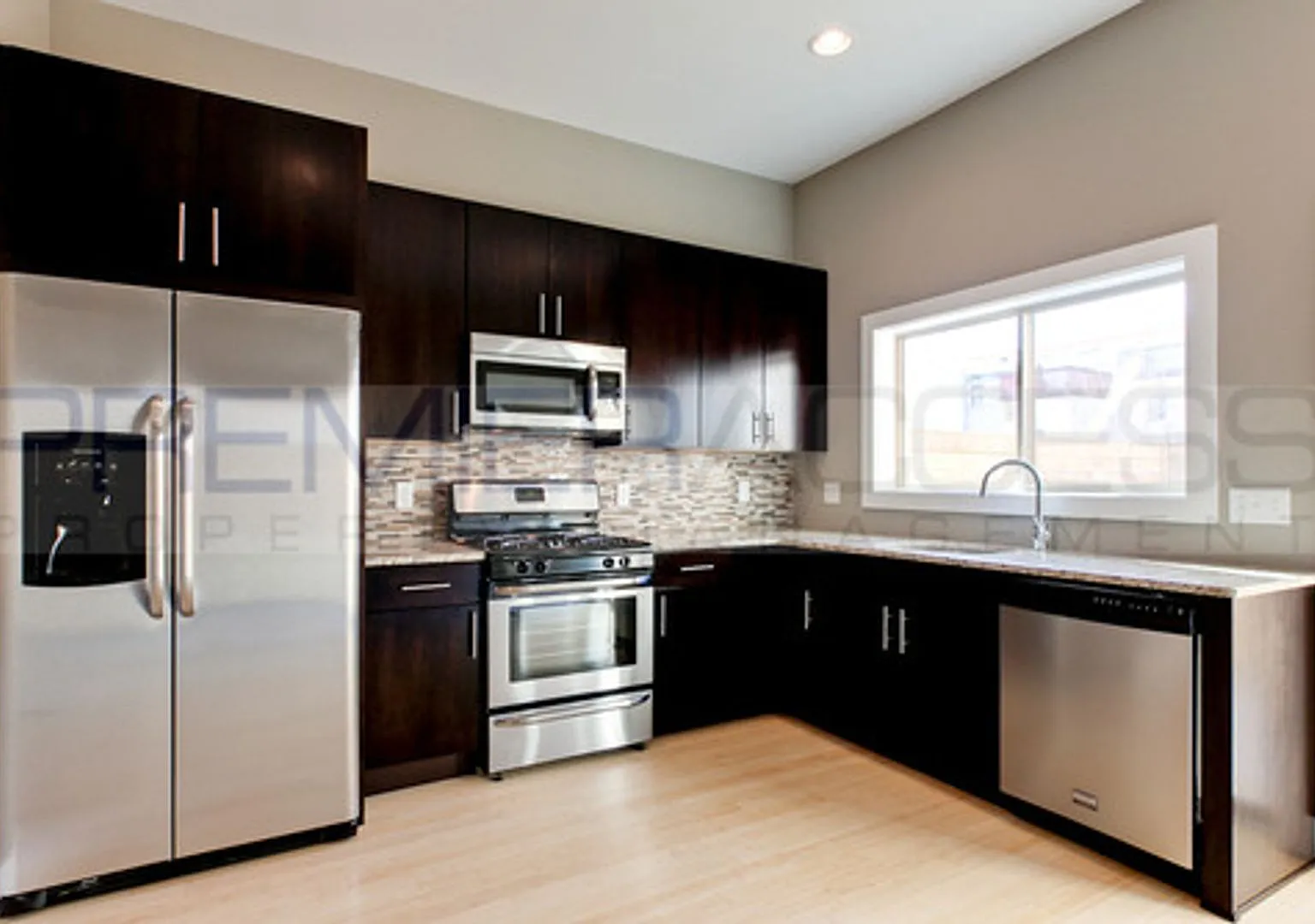 Queen Village Townhome with Parking — Photo 1