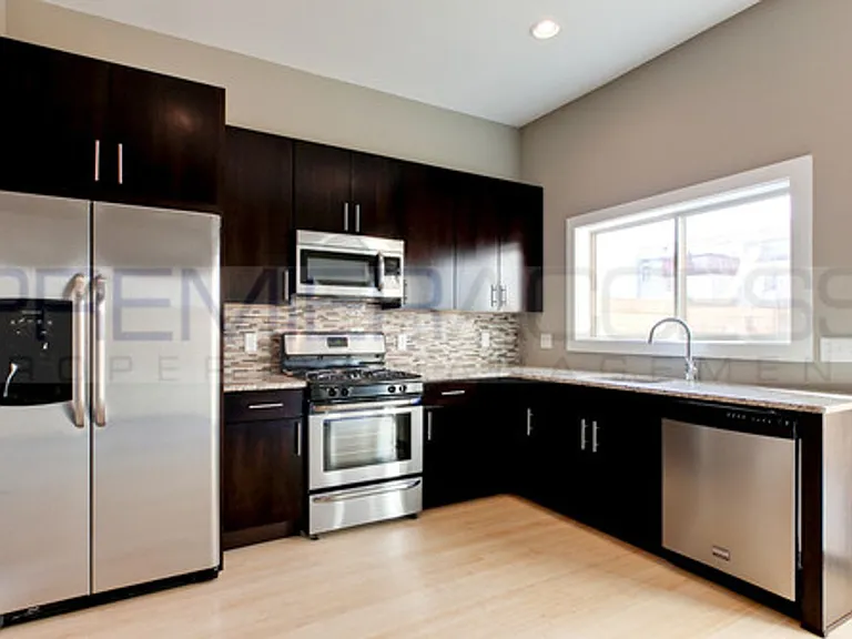 1024 S 5th St — Photo 1