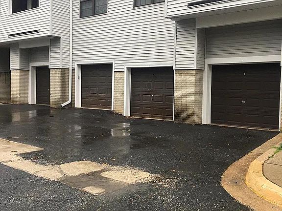 2nd image of 1639 Carriage House Ter APT C