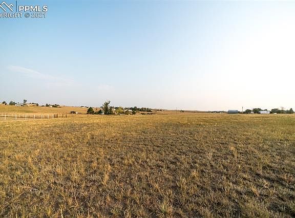 4th image of 24090 Palomino Ln