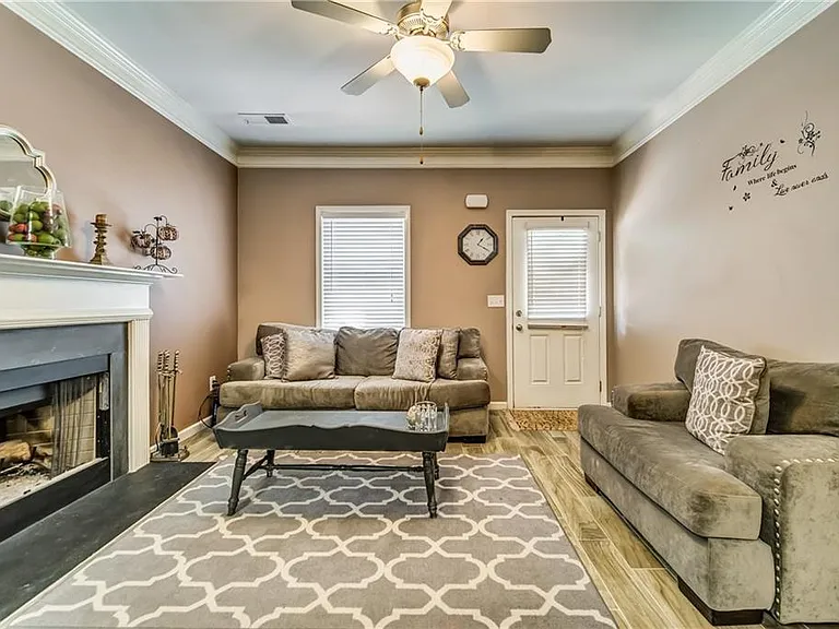 224 W Marietta St — Photo 8
