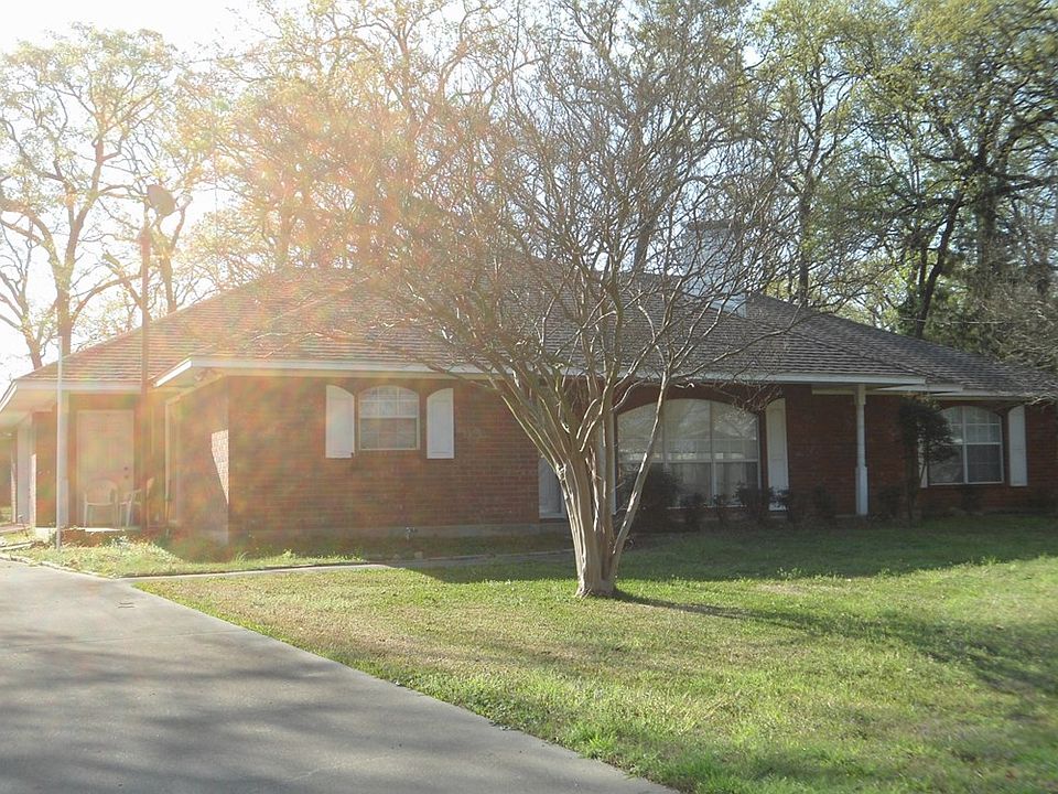 2nd image of 2909 Lynn Dell Dr