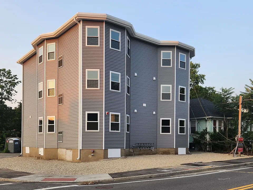 256 Ames St Exterior_07122023