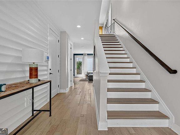 5th image of 4012 Hazel Nut Ln