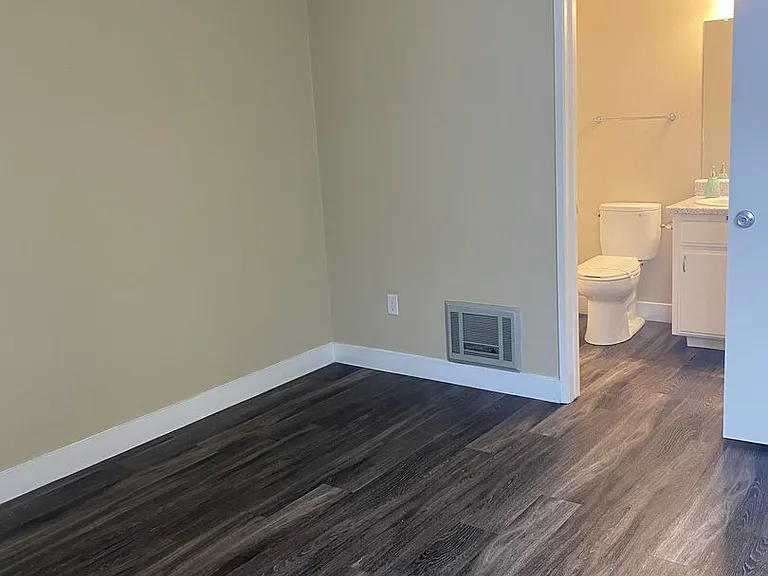 Hillcrest Palms Apartments — Photo 49