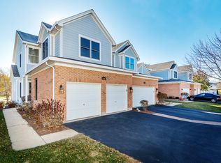 8240 Polo Ct, Crystal Lake, IL 60014