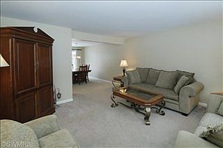 4th image of 8475 Valleywood Ln