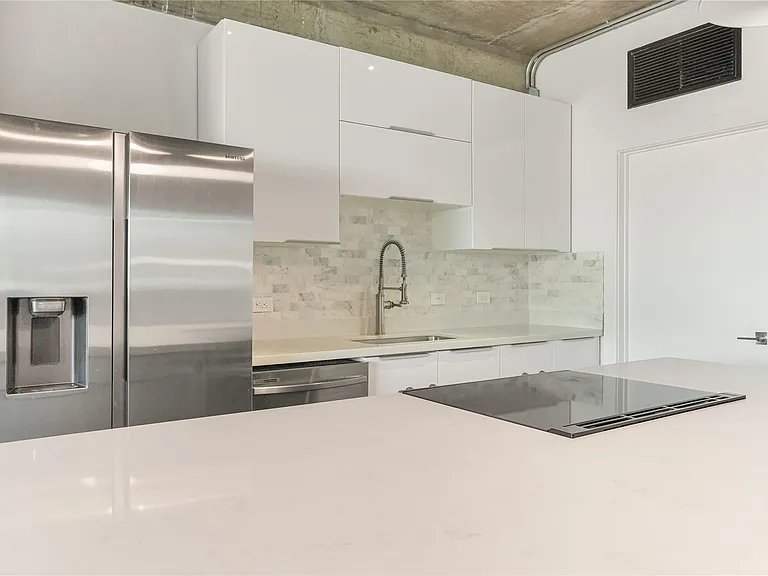2000 Bagby St #2401 — Photo 25