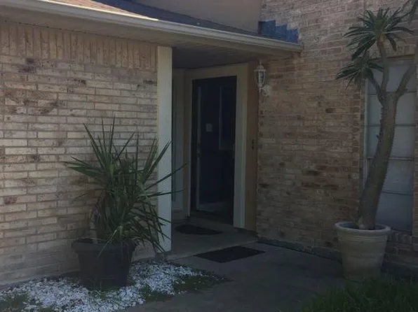 2030 Silver Sands Dr, Corpus Christi, TX 78412