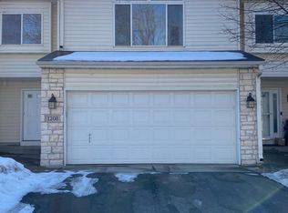 1208 Willow Trl, Farmington, MN 55024