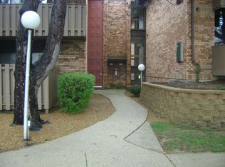 7001 N Green Bay Ave APT D, Glendale, WI 53209