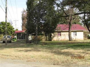 104 N Howey St, Chouteau, OK 74337