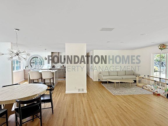 2nd image of 344 Los Cerros Dr