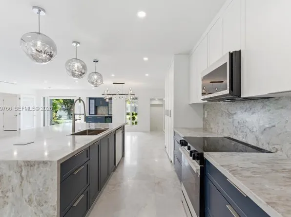 291 Shore Dr E, Miami, FL 33133
