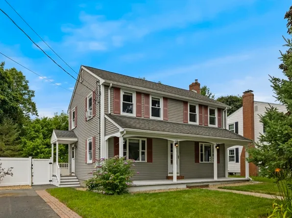 38 Glendale Dr, Danvers, MA 01923