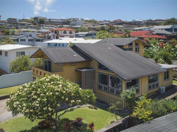 4711 Likini St, Honolulu, HI 96818
