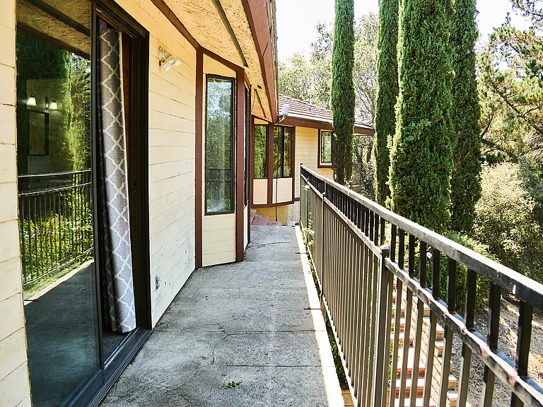 397 Loftyhill Dr — Photo 44