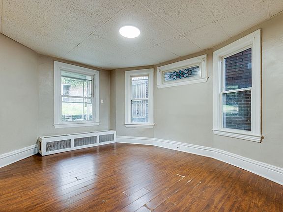 2nd image of 415 Edgemont St