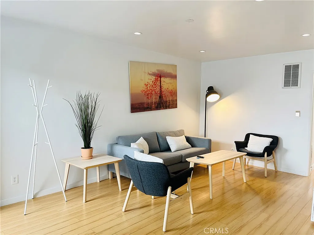 1 bed, 650 sqft, $2,475 — Photo 4