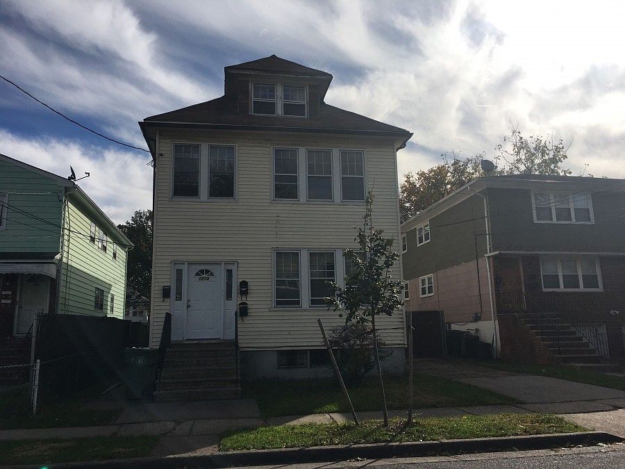 2nd image of 1214 Middlesex St