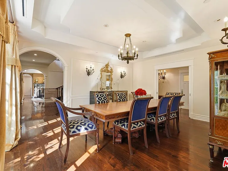 900 Chantilly Rd — Photo 14