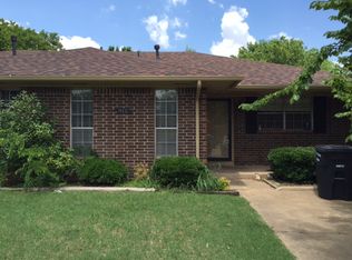 915 Delmar Cir, Moore, OK 73160
