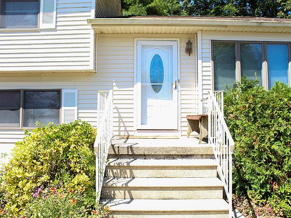 2nd image of 431 Portsmouth Rd