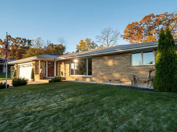 3725 West Abbott AVENUE, Greenfield, WI 53221
