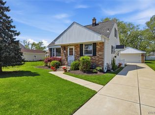 115 Cathedral Ln, Cheektowaga, NY 14225