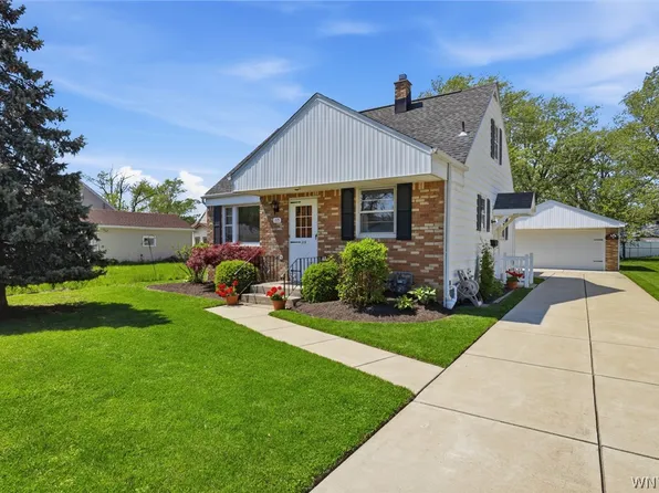 115 Cathedral Ln, Cheektowaga, NY 14225