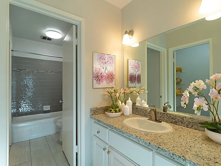 6001 Riverside Blvd — Photo 3