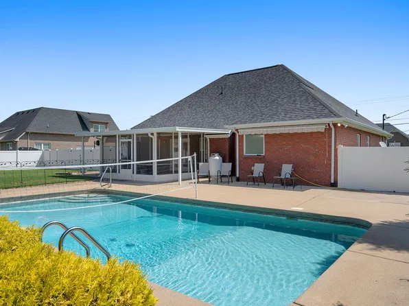 1005 Stratus Dr, Murfreesboro, TN 37127