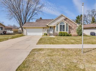 903 E Manitou Ln, Ludington, MI 49431
