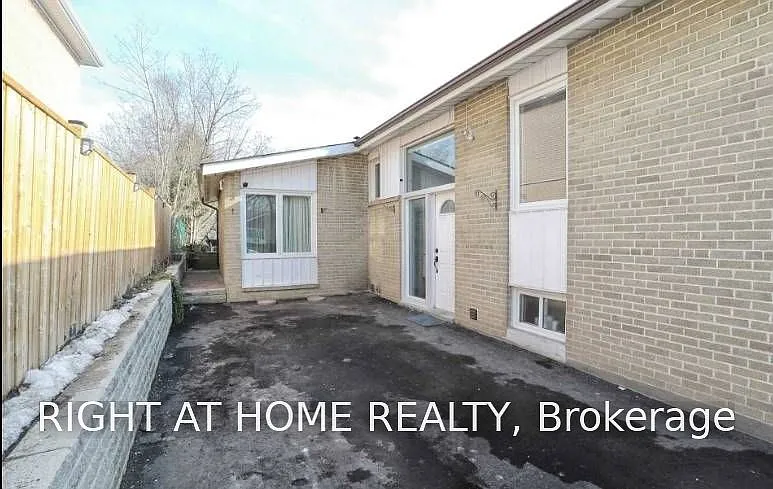 3 bed, $2,900 — Photo 1