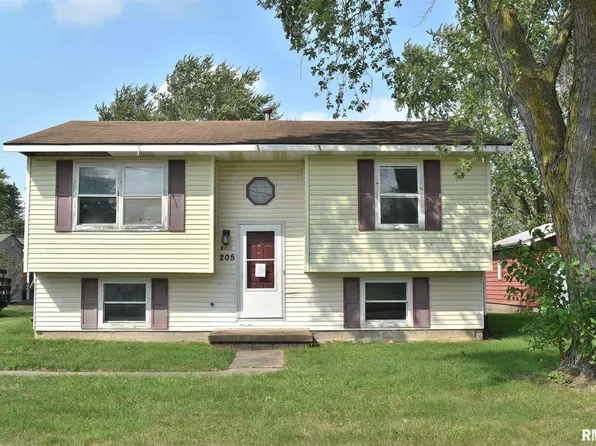 205 E Jackson St, Wilton, IA 52778