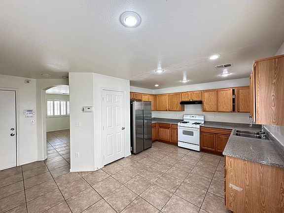 4th image of 9288 Keaton Ave