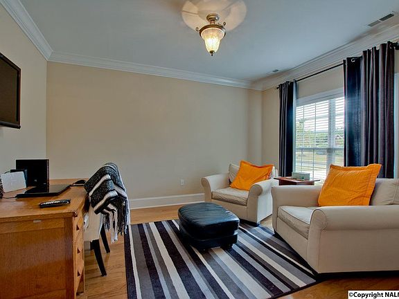 5th image of 7009 Oak Creek Cir SE