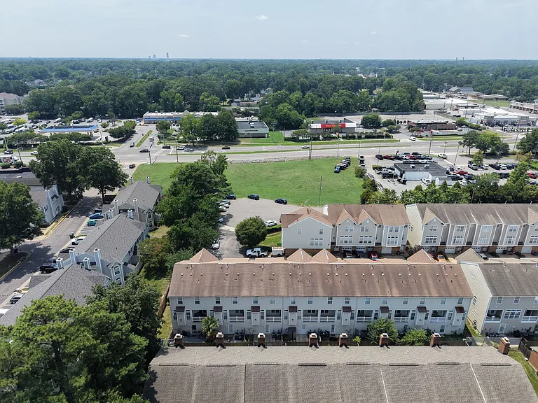 4720 Beach Bay Ct — Photo 40