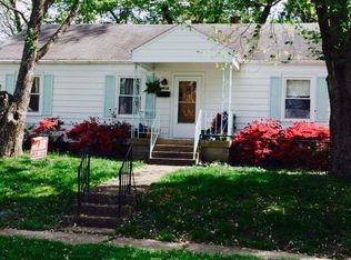 1119 W Walkup Ave, Carbondale, IL 62901