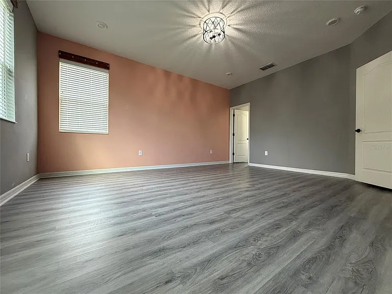 10638 Laguna Plains Dr — Photo 32