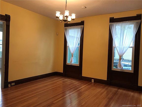 3rd image of 40 Sea St #1