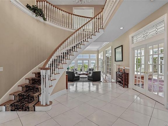 4th image of 31 River Ave