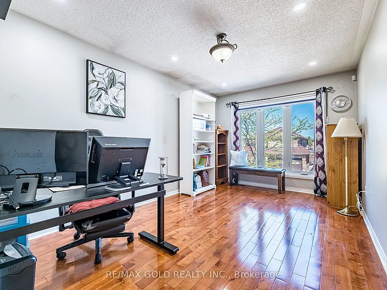7 Roadmaster Ln — Photo 18