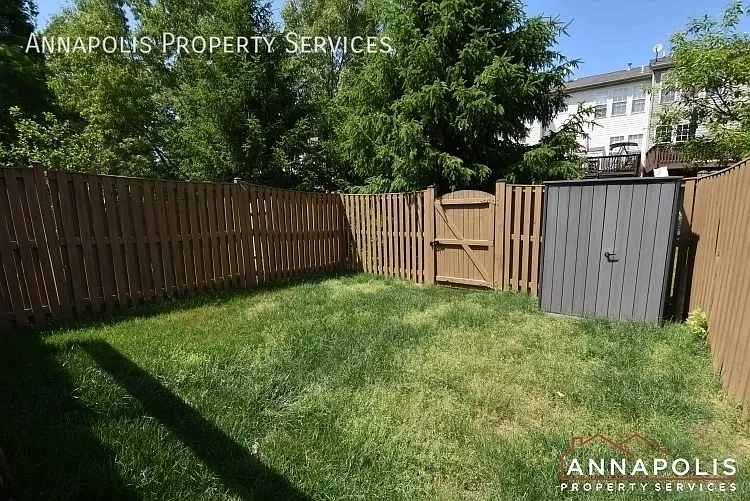 916 Glaze Ct — Photo 33