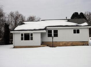 W7560 Ethelyn Dr, Delavan, WI 53115