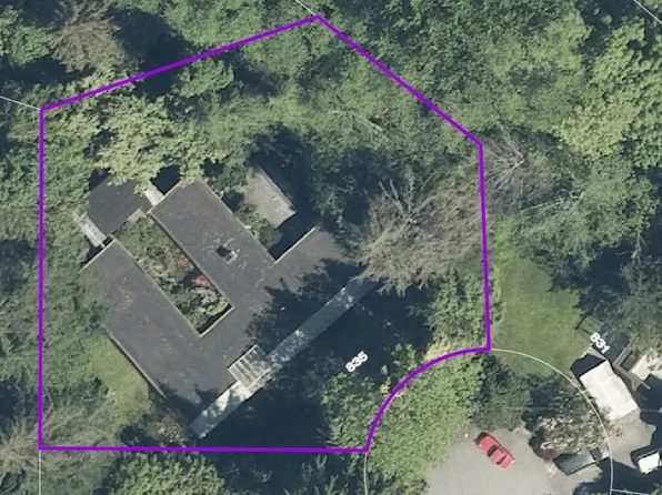 835 Wildwood Pl, West Vancouver, BC V7S 1P2