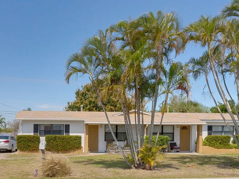 210 Cassia Blvd — Photo 1